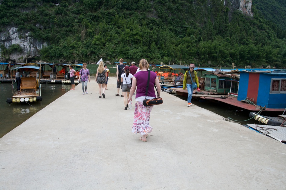 Getting on the raft on the Li River